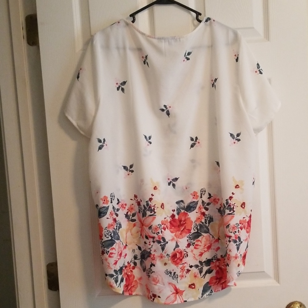 Floral blouse - Picture 4 of 5